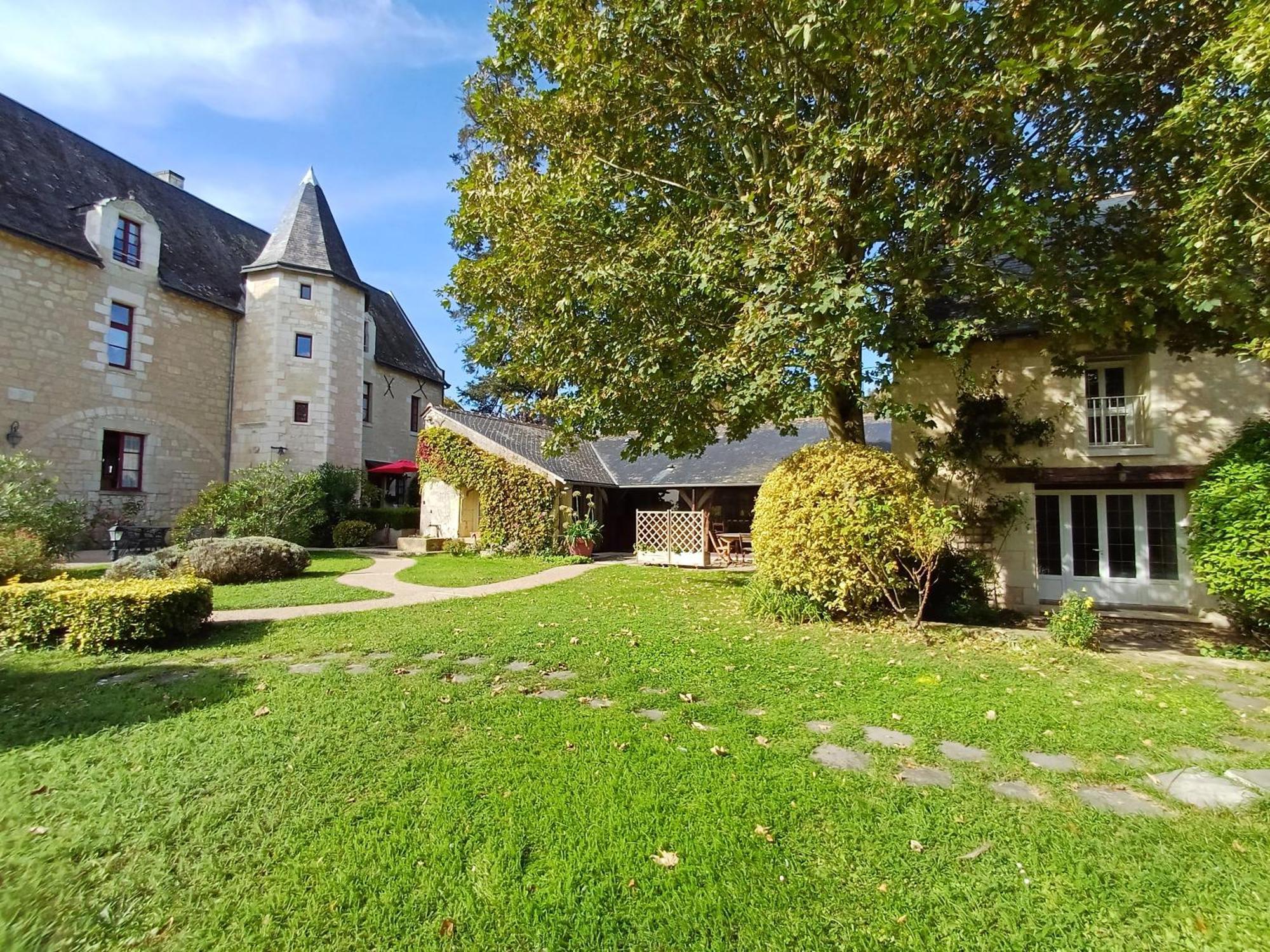 Chinon Manoir De L'Abbaye Panzió Seuilly Kültér fotó