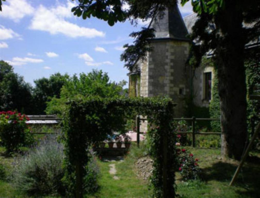 Chinon Manoir De L'Abbaye Panzió Seuilly Kültér fotó